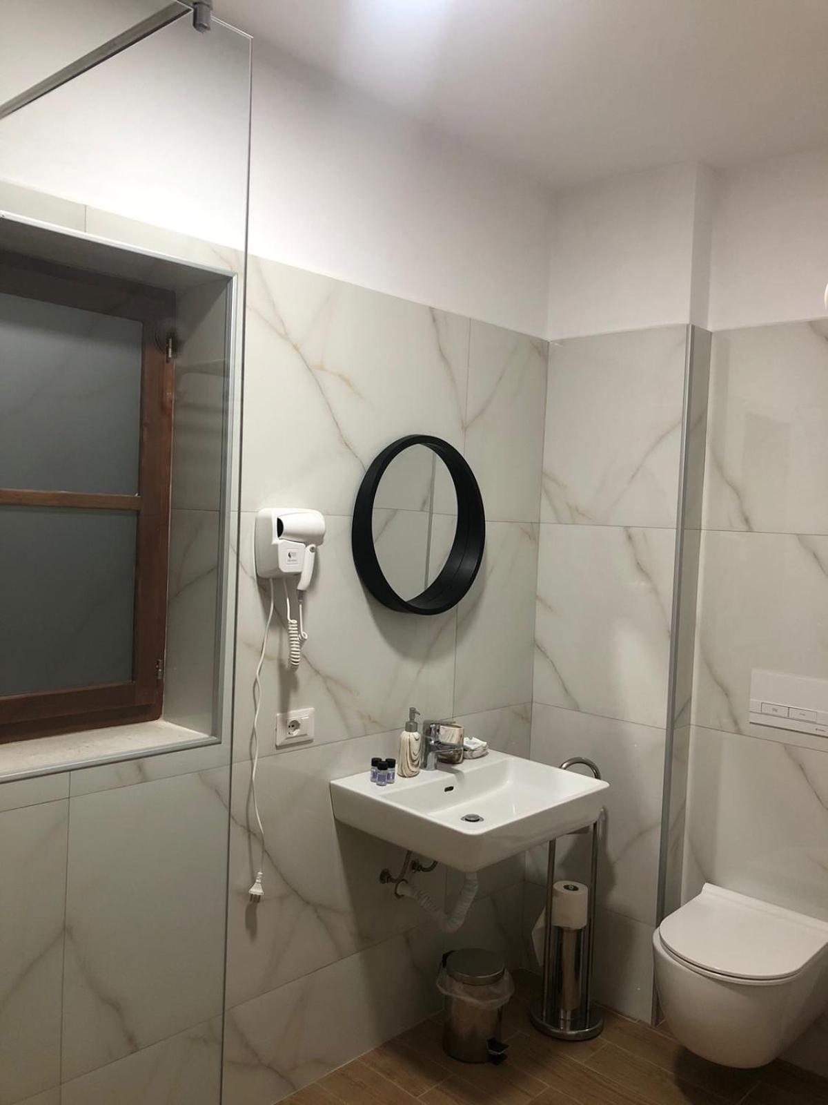 Hotel Kaso Ervehe Përmet Екстериор снимка